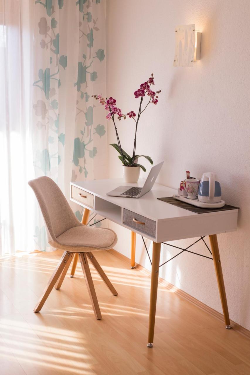 Haus Rose Bed and Breakfast Allensbach Εξωτερικό φωτογραφία